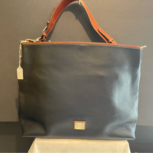 Dooney & Bourke Handbags - Dooney & Bourke New Authentic Pebble Grain Extra Large Courtney Sac. Black